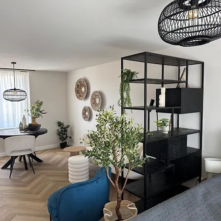 Guest house Short At 68