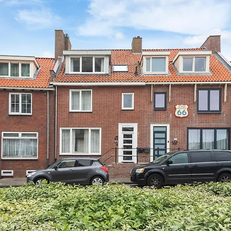 Guest house Short At 68