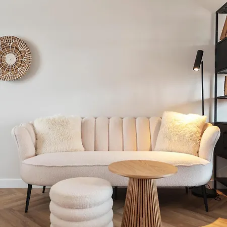 Short At 68 Guest house